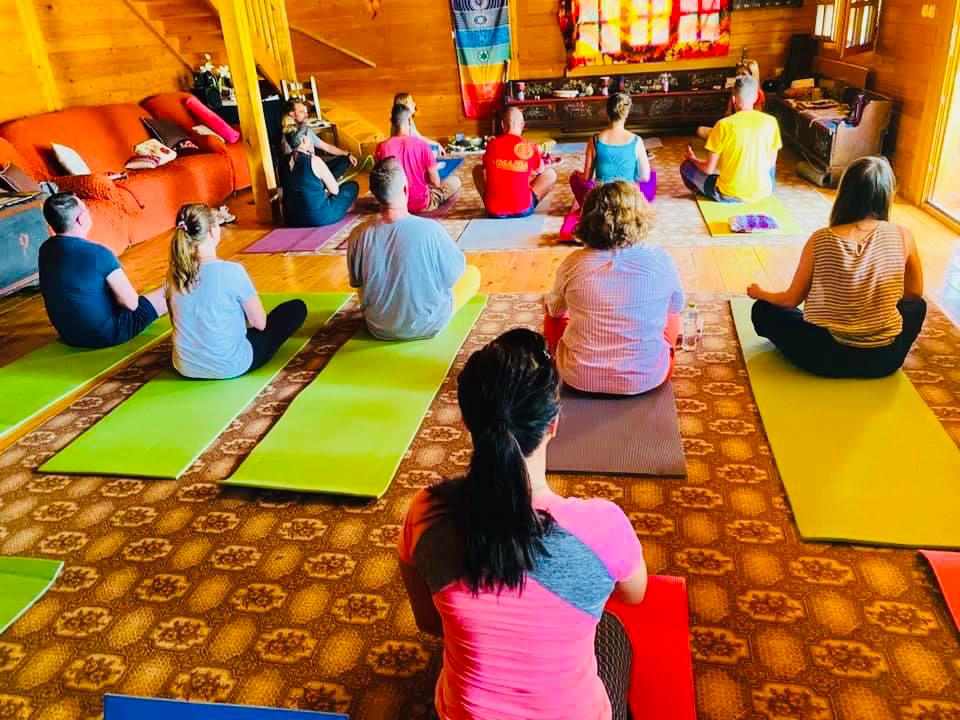tantra-yoga-retreat-vindecare-prin-tacere-sala-02 Tantra Yoga Retreat - Vindecare prin sexualitate sacră